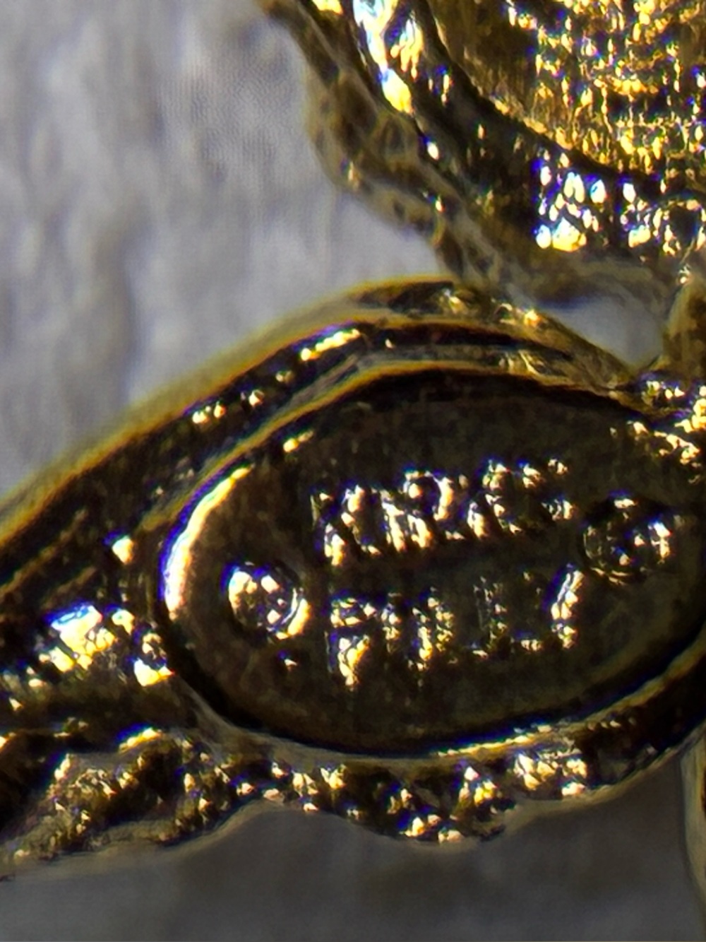 3 Kirk’s Folly Gold Cherub Angels with Hearts pins - Picture 3 of 3